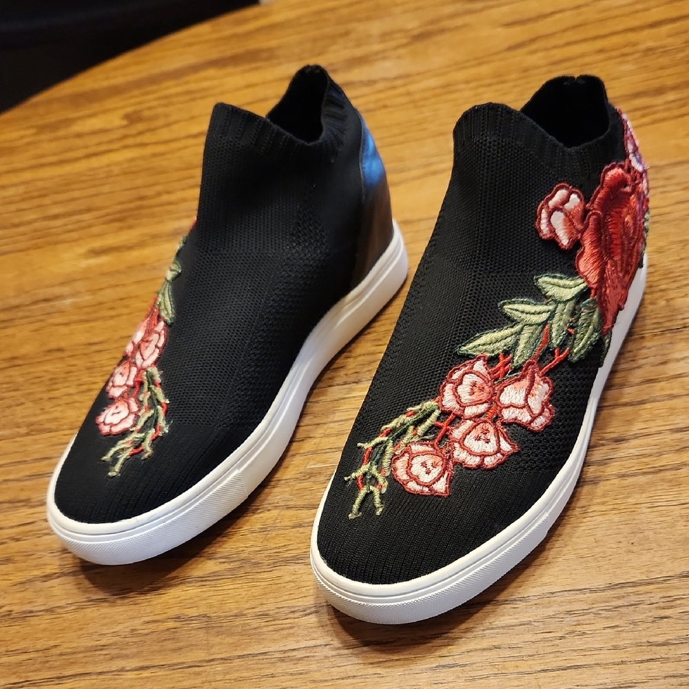 Steve Madden Sly Knit Pull On Sneakers Size 7